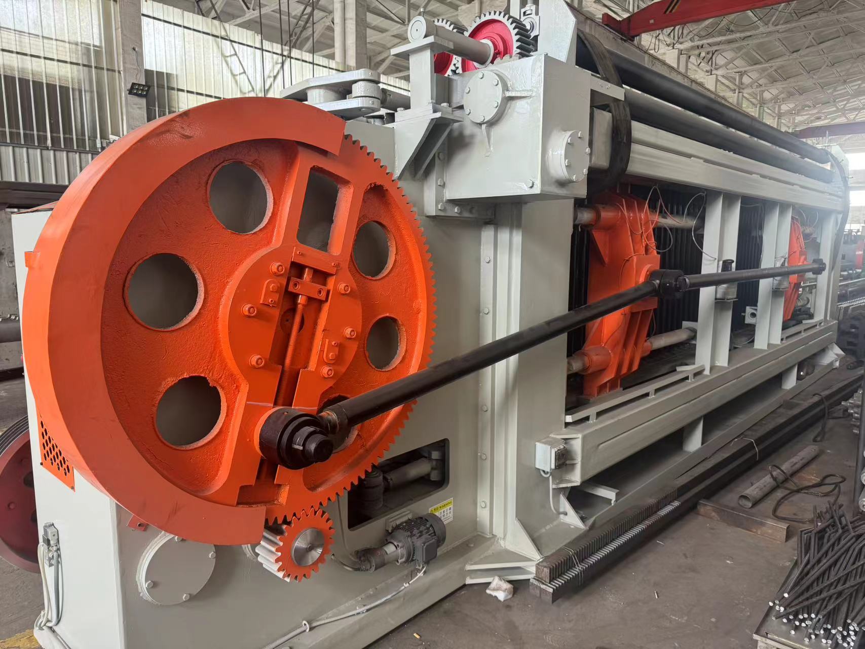Laatste bedrijfsblogs Heavy Duty Gabion Mesh Weaving Machine Exported to India for Riverbank Protection