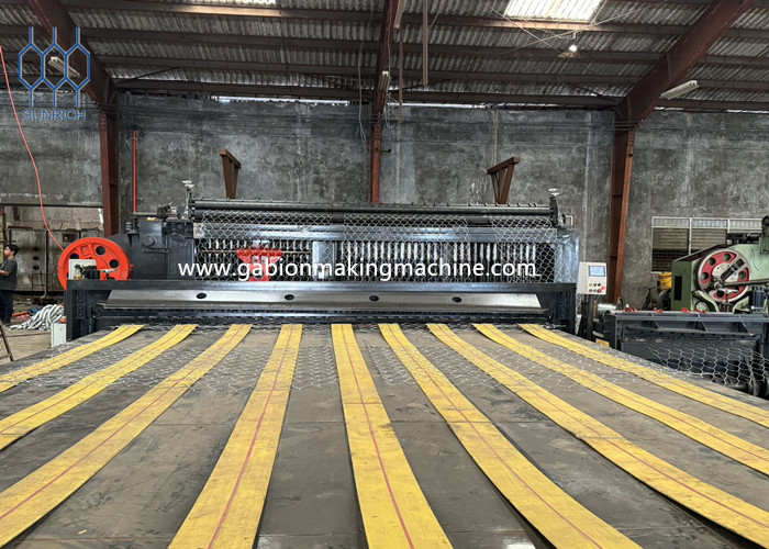 4-6m Gabion Mesh Machine Tensile Strength 380-550N/mm2 Galvanized Wire 2-4mm
