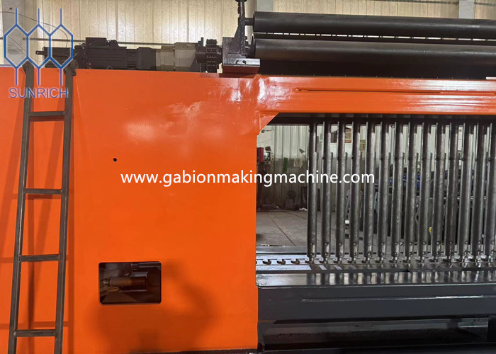 "Gabion Assembly Line: Wire Spooling, Weaving, and Edge Binding – 8000㎡ Daily Output